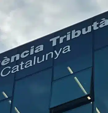 Hacienda intenta cobrar multa de padre fallecido a sus hijos