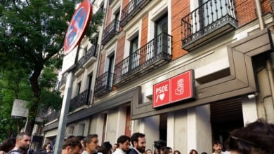 La UCO registra Ferraz en busca de correos de Santos Cerdán