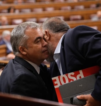 La UCO apunta a que Ábalos fue destituido por percibir "ingresos" a [...]