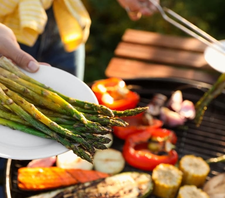 Cómo hacer una barbacoa saludable durante el verano