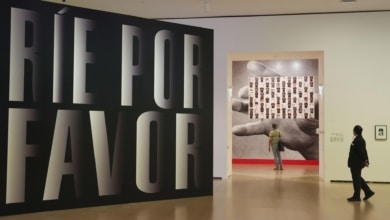 ¿Arte o cartelería? Los eslóganes críticos de Barbara Kruger llegan al Guggenheim