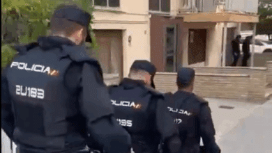 19 detenidos y tres agentes heridos en una operación contra el top manta en Salou