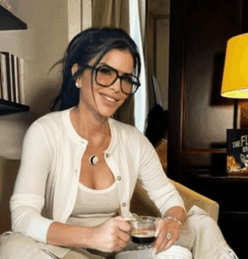 Así es Lauren Sánchez, la empresaria con la que se casa Jeff [...]