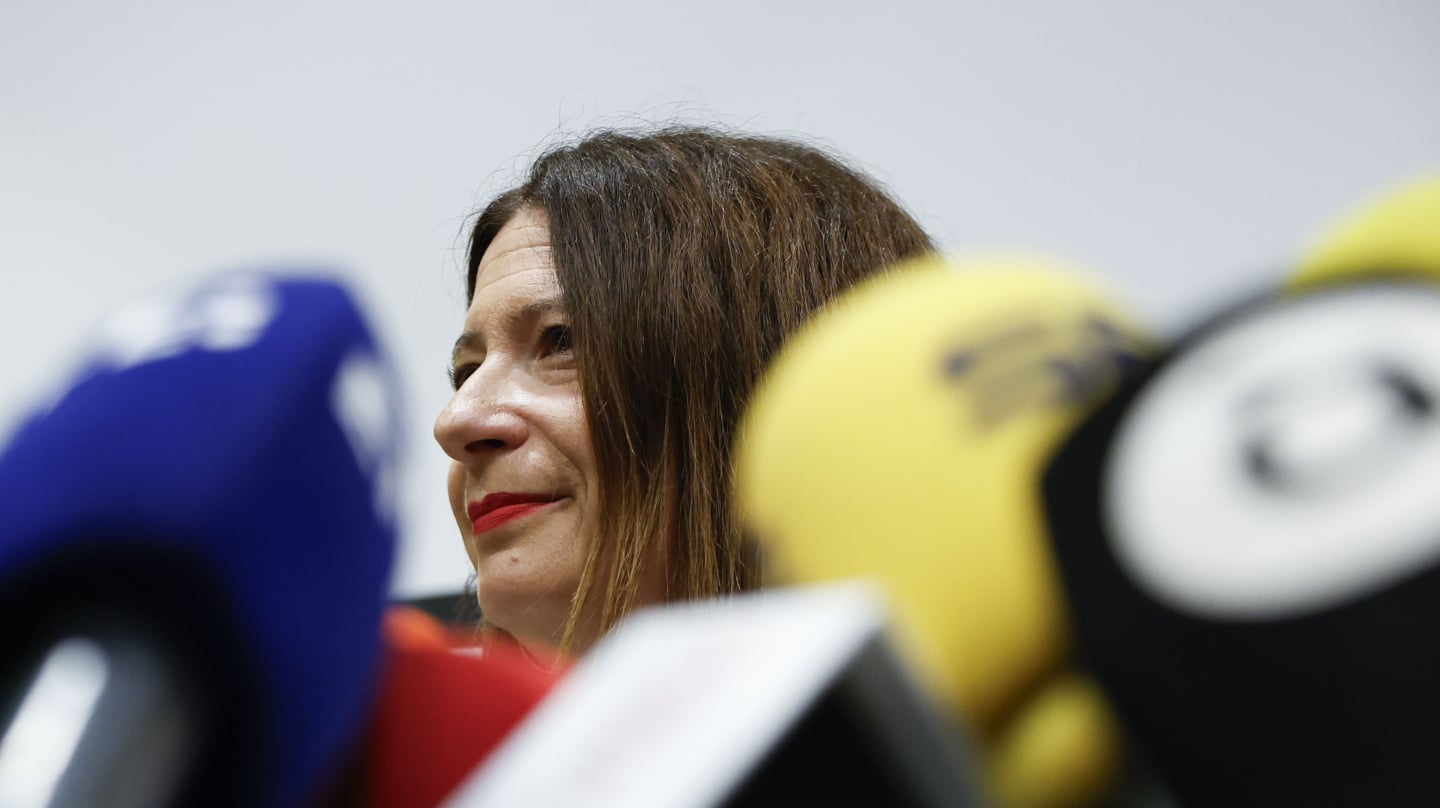 MADRID (ESPAÑA), 04/06/2025.- La exmilitante socialista Leire Díez comparece este miércoles ante los medios después de solicitar su baja en el PSOE, donde declaró este martes por el expediente que tenía abierto al conocerse unos audios en los que reclamaba información comprometedora contra la UCO. EFE/ Chema Moya