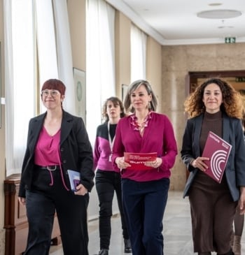 Sumar se niega a la "autonomía total" que le pide Compromís y [...]