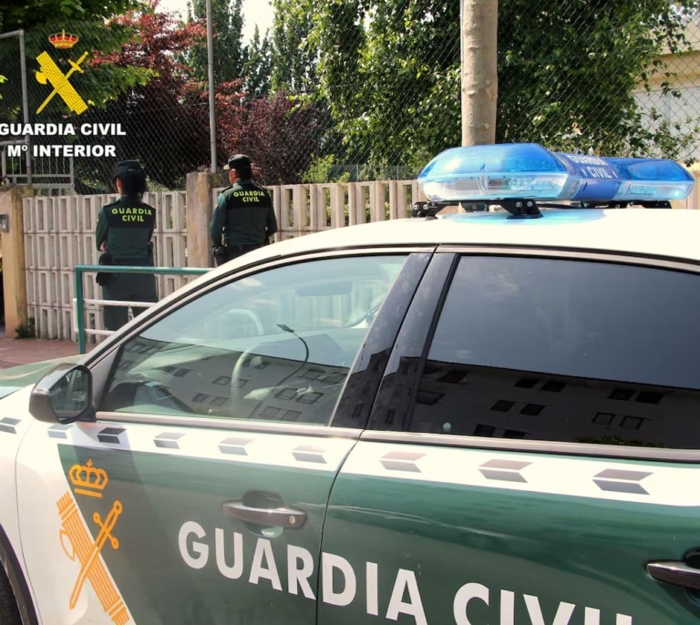 La Guardia Civil arresta a tres por el robo de una cartera en Playas de Muro