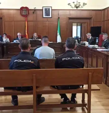 Condenan a 38 años al acusado de matar a su hermano y [...]