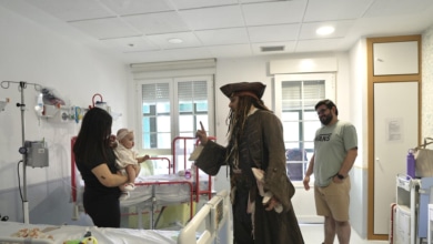 Johnny Depp se viste de Jack Sparrow para visitar a los pacientes del Hospital Niño Jesús