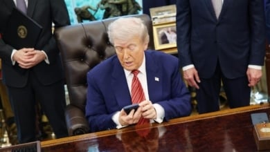 Trump y las teorías de la conspiración: ahora da pábulo a la idea de que Biden fue ejecutado y lo sustituyó un clon