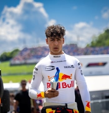 Arvid Lindblad obtiene la Superlicencia FIA y avanza hacia la Fórmula 1