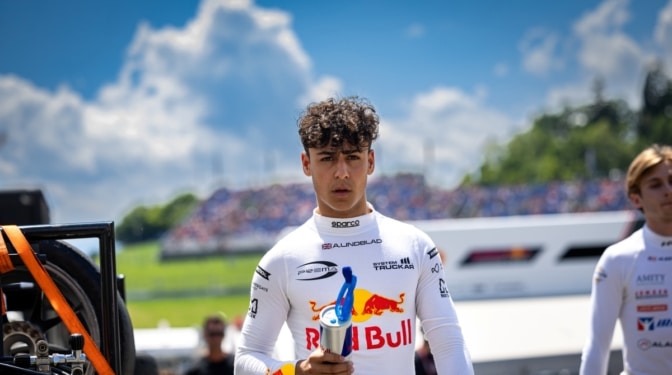 Arvid Lindblad obtiene la Superlicencia FIA y avanza hacia la Fórmula 1