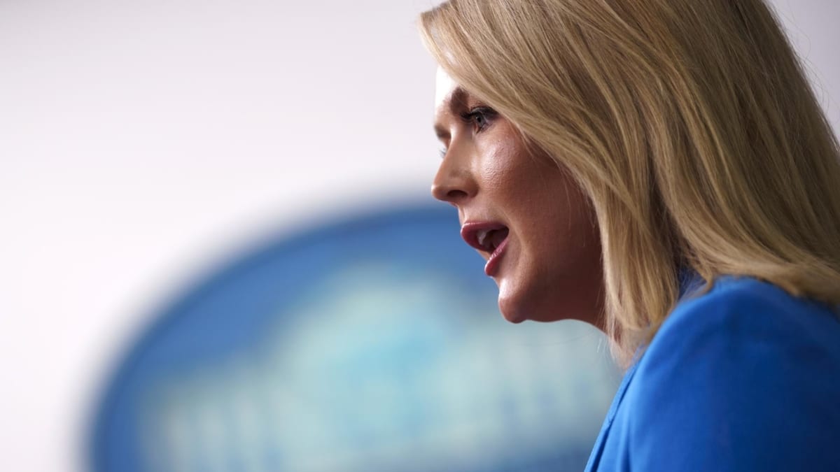 La portavoz de prensa de la Casa Blanca, Karoline Leavitt, en una comparecencia ante los medios en Washington.