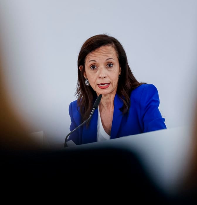 Corredor salva la votación de accionistas que pedían su dimisión en una tensa Junta