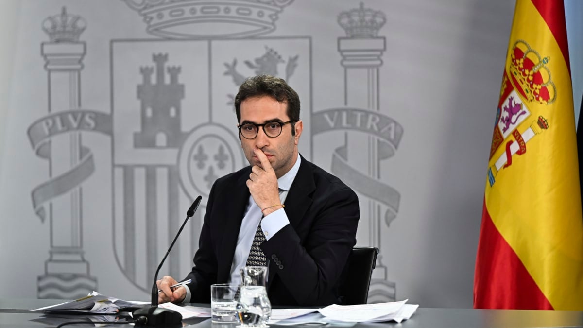 El ministro de Economía, Carlos Cuerpo, durante la rueda de prensa posterior a la reunión del Consejo de Ministros.
