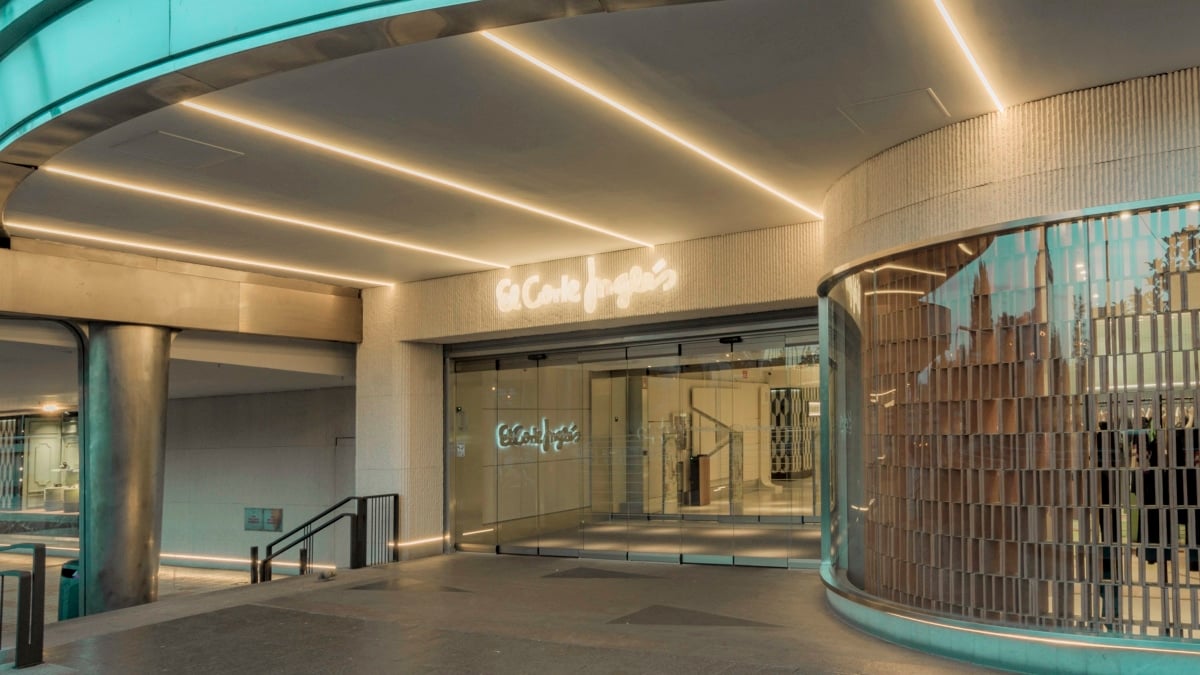 Entrada del centro de El Corte Inglés de Castellana (Madrid).