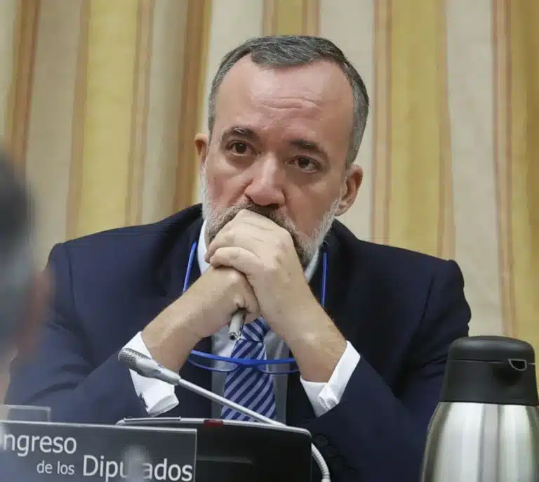 La juez pone en libertad a Francisco Martínez por no existir riesgo de destrucción de pruebas