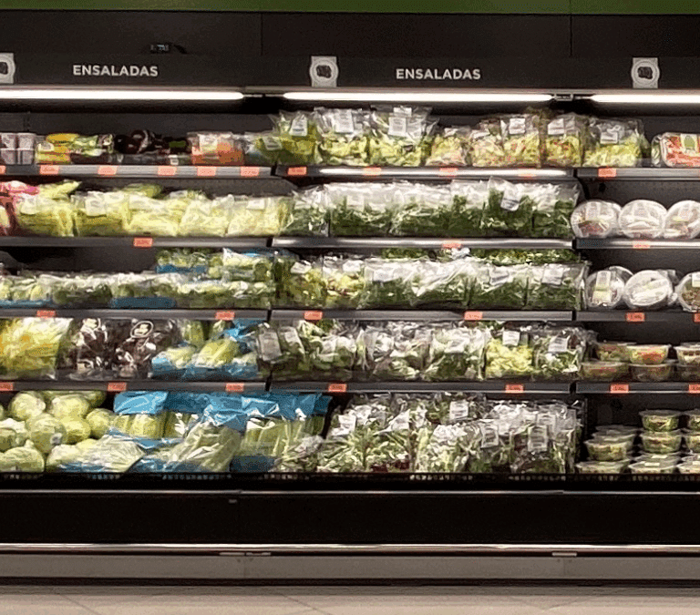 ¿Es peligroso comer ensalada en bolsa sin lavarla? Un estudio europeo encuentra el parásito de la toxoplasmosis en una de cada 25