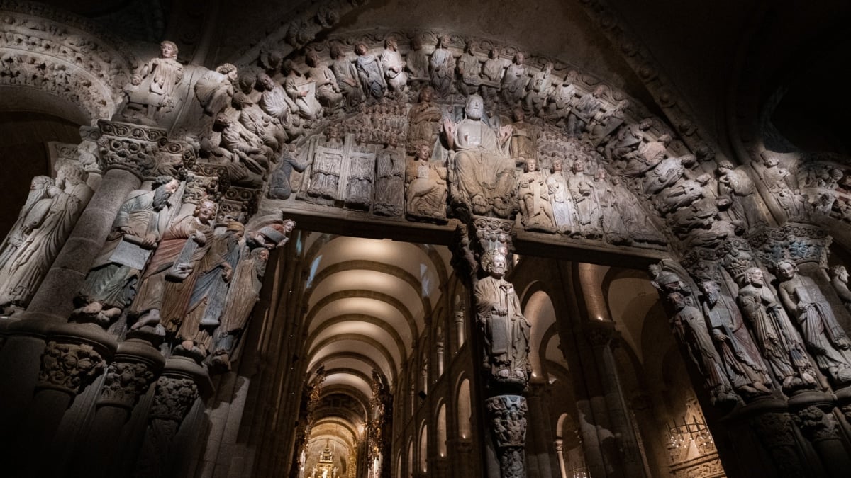 El Supremo obliga a la familia Franco a devolver las estatuas del Pórtico de la Gloria de la catedral de Santiago