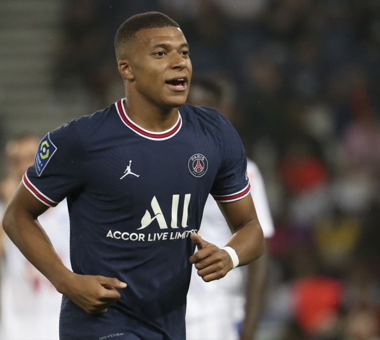 Mbappé denuncia al PSG por acoso moral tras ser apartado del primer equipo en 2023