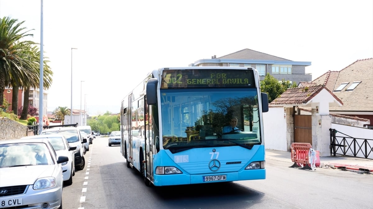 Agreden a un conductor de autobús en Santander tras una disputa a bordo