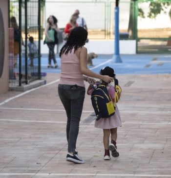 Detenida una mujer en Torrent por abofetear a la profesora de su [...]