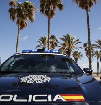 Asesinada una mujer a martillazos en Fuengirola (Málaga) por su pareja, que [...]