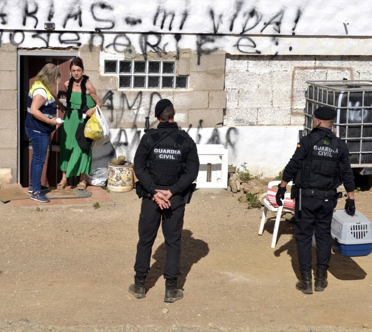 Evacúan a tres personas tras incendio en edificio abandonado de Cuenca