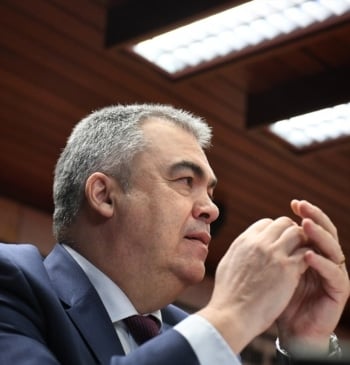 Santos Cerdán pide al Supremo que suspenda su declaración del miércoles y [...]
