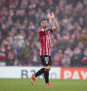 Iker Muniain cuelga botas y asume como técnico del CD Derio tras [...]