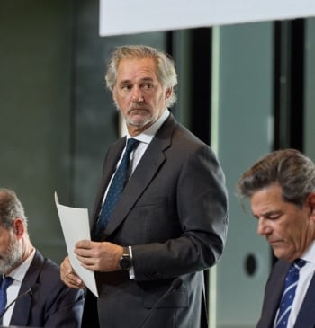 Acciona fulmina al director de Construcción en España por el 'caso Ábalos'