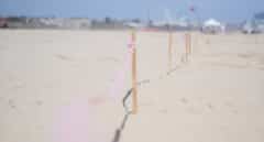 Las playas del sur de Valencia siguen cerradas tras detectarse un posible vertido marino 