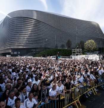 El Santiago Bernabéu mejora su red móvil para ofrecer una cobertura 5G+ [...]