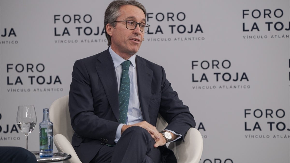 El Presidente de Deloitte España, Héctor Flórez, durante la celebración de la cuarta mesa de debate de la VI edición del Foro de la Toja-Vínculo Atlántico.