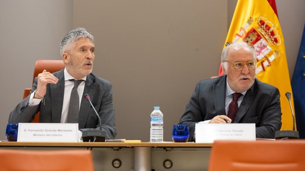 DGT planea limitar a dos personas por coche, cobrar 1 €/día y multar hasta 30.000 € en caminos rurales