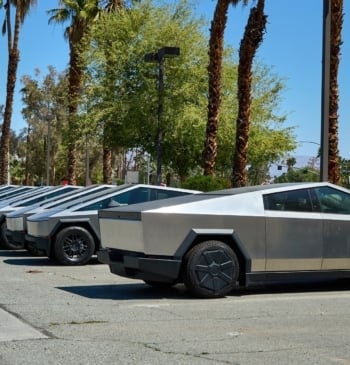 Estos son los incidentes que están causando los robotaxis Tesla de Elon [...]