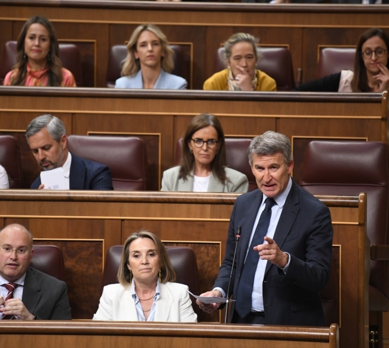 El PP lanza una ofensiva parlamentaria y pide la comparecencia de Sánchez por la "guerra sucia" de Leire Díez
