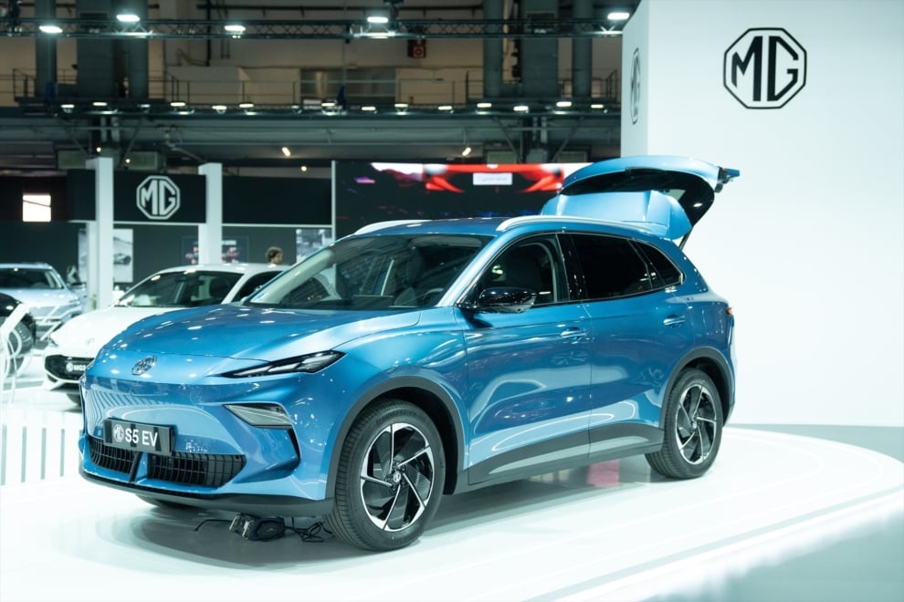 El nuevo modelo MG S5 durante su presentación en el Automobile, a 9 de mayo de 2025, en Barcelona, Cataluña (España). 
