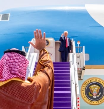 Los petrodólares, el freno de Trump para atacar Irán