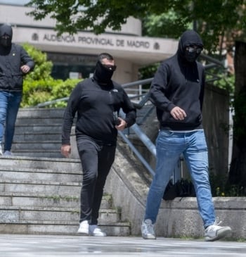 Los ultras que colgaron el muñeco de Vinícius han sido condenados, aunque [...]
