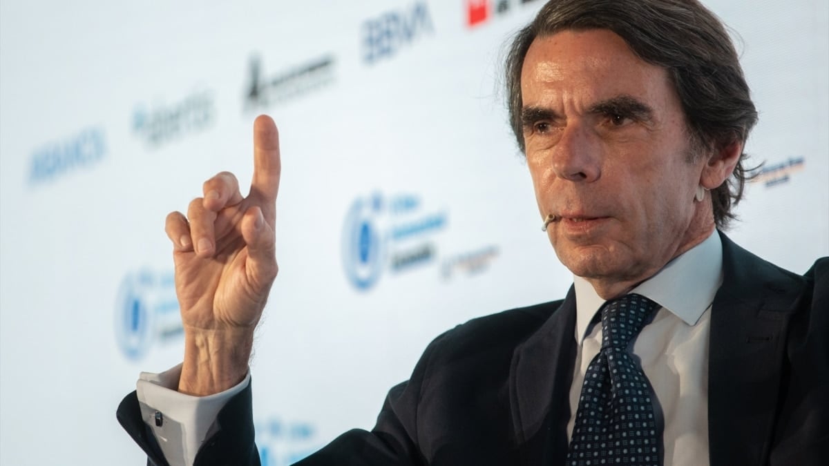 Óscar Puente llama "psicópata" a Aznar tras sugerir el amaño de las elecciones generales