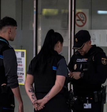 Cae un grupo de traficantes que introducían droga al aeropuerto disfrazados de [...]