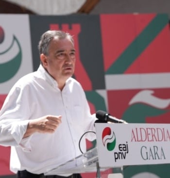 "Esteban (PNV) no ve alternativa a Sánchez: "El PP se equivoca atacándonos"