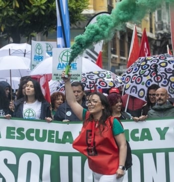 Dimite la consejera socialista de Educación en Asturias tras la multitudinaria manifestación