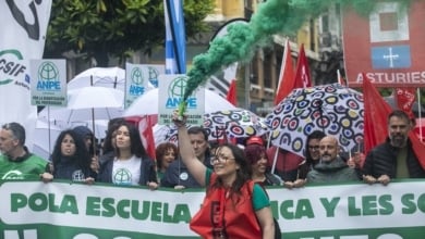 Dimite la consejera socialista de Educación en Asturias tras la multitudinaria manifestación