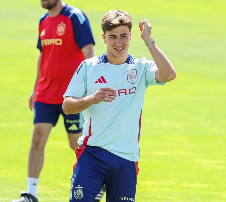 Joven crack del Barça desafía a Flick y Laporta lo echa: "No jugará más"