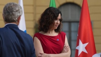 Ayuso se levanta de la Conferencia de Presidentes por usar Illa y Pradales el catalán y el euskera