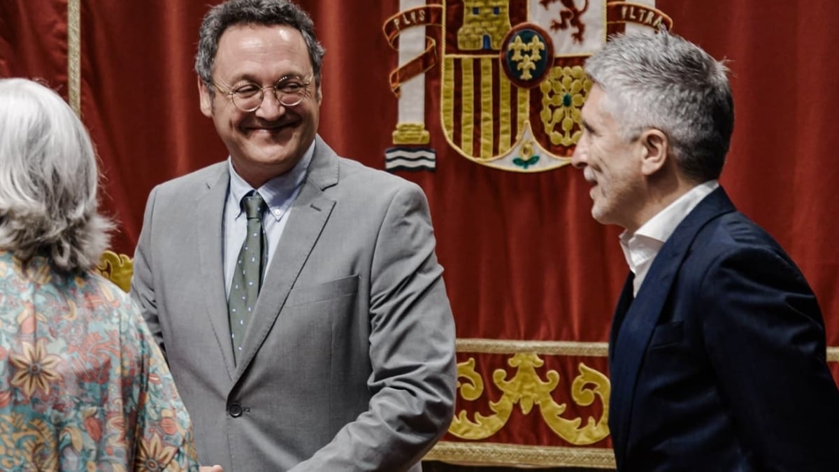 García Ortiz sonríe ante Marlaska en un acto en el CGPJ.