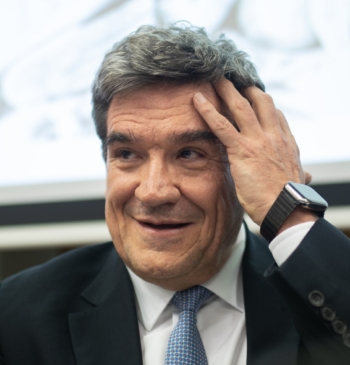 Escrivá se reafirma en su plan para evitar críticas a la política [...]