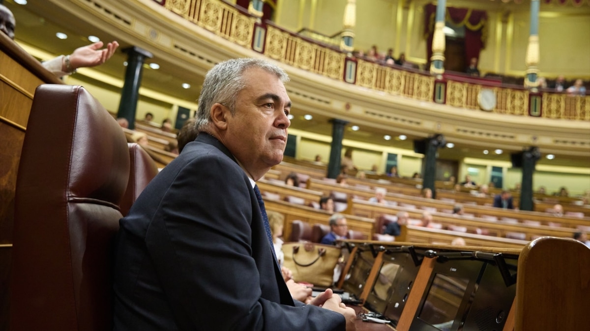 El juez retrasa la declaración de Cerdán y autoriza a la UCO a entrar en sus cuentas, vivienda y correo