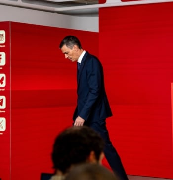 El PSOE se angustia y empieza a pedir adelanto electoral mientras Sánchez [...]